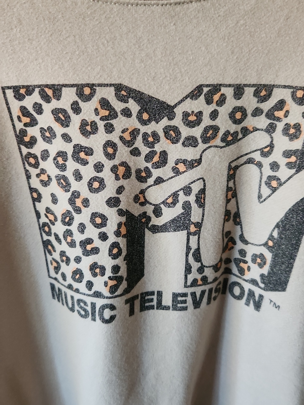 MTV Leopard Print Logo Crewneck Sweater - Picture 2 of 4